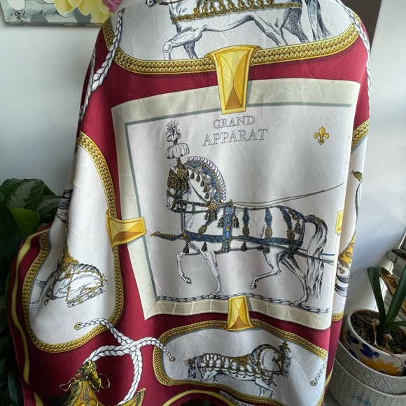 Hermès Grand Apparat Silk Scarf. - Picture 1 of 16